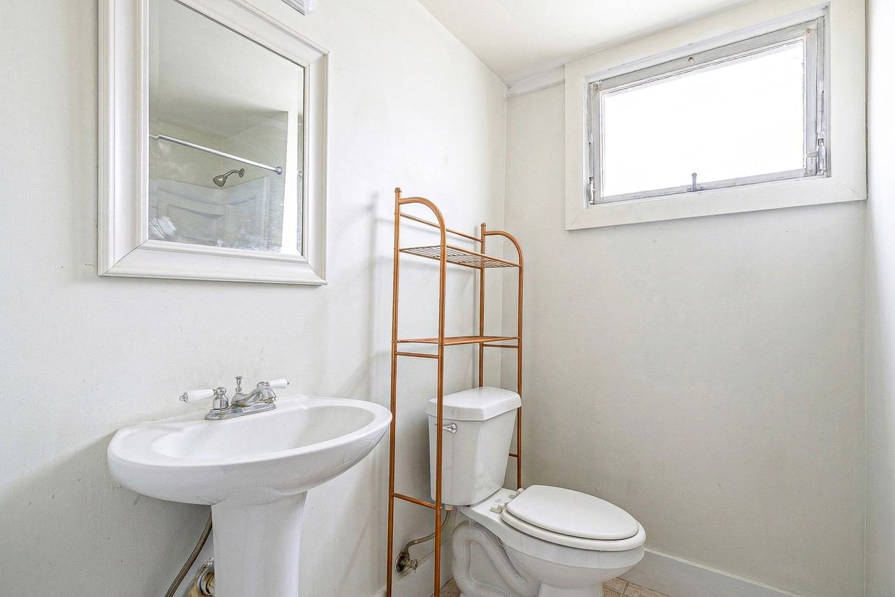 211 1/2 Audubon St #1-2 - Photo 4 of 8