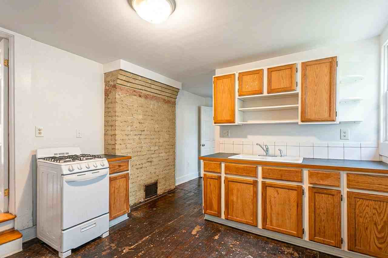 211 1/2 Audubon St #1-2 - Photo 5 of 8