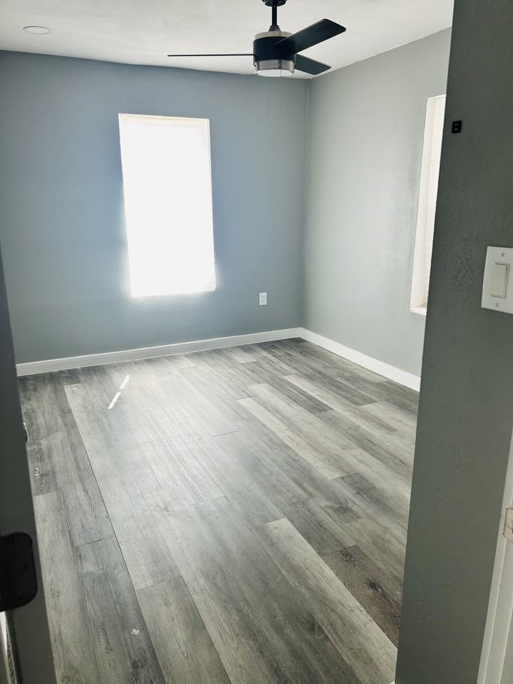 112 E Jefferson St #NA - Photo 5 of 17