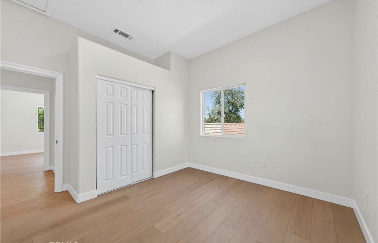 762 N Huntington St #NA - Photo 4 of 12