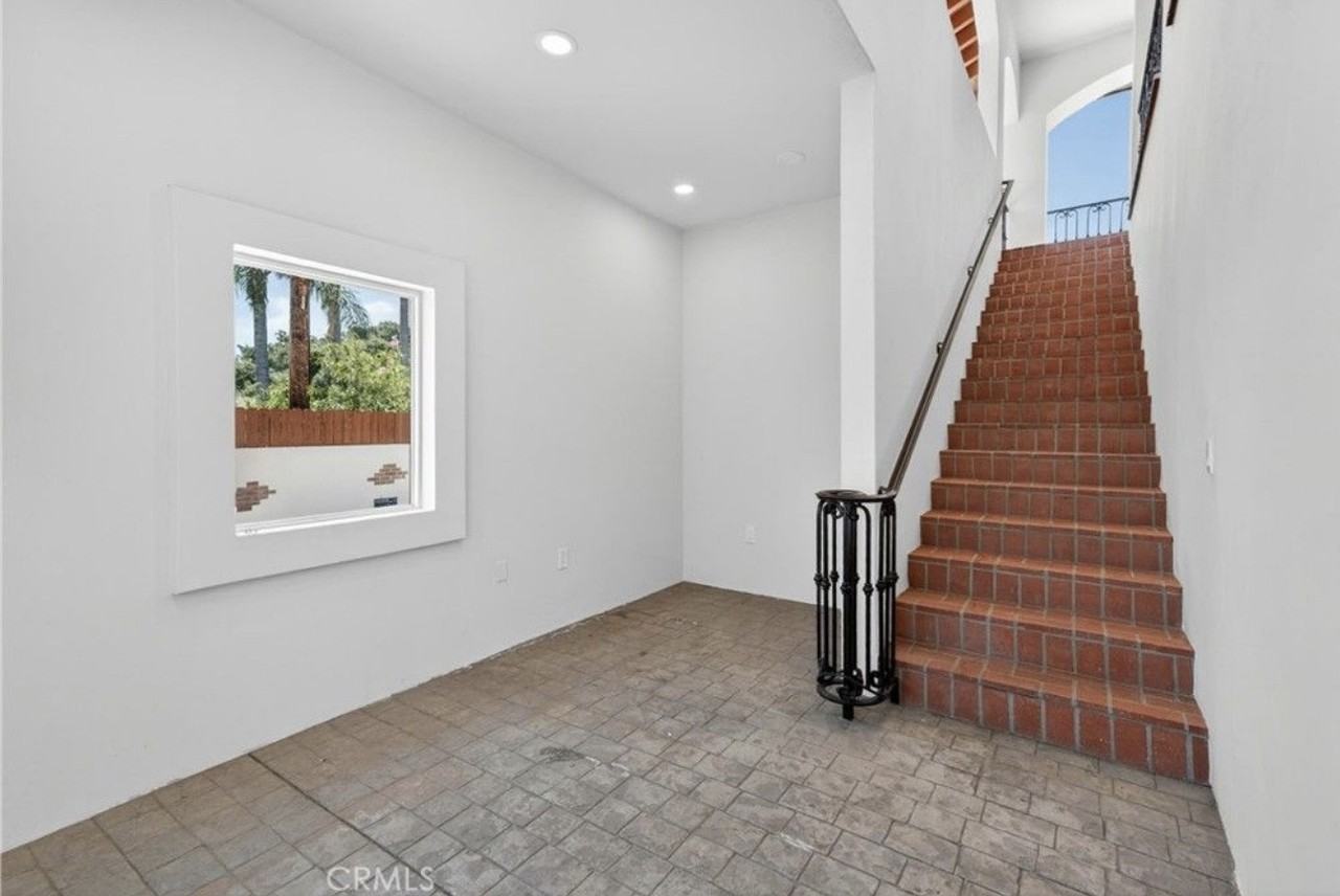762 N Huntington St #NA - Photo 5 of 12