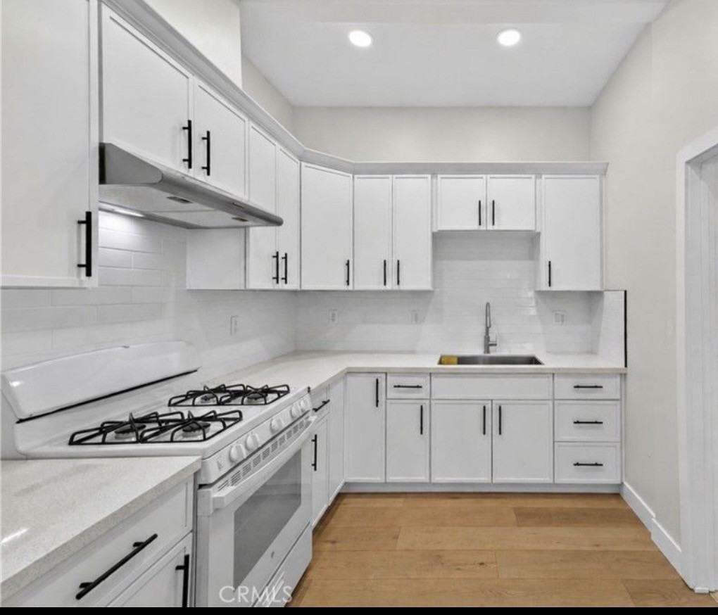 762 N Huntington St #NA - Photo 6 of 12