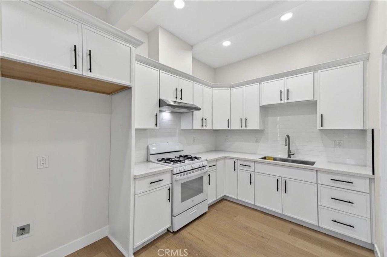 762 N Huntington St #NA - Photo 7 of 12
