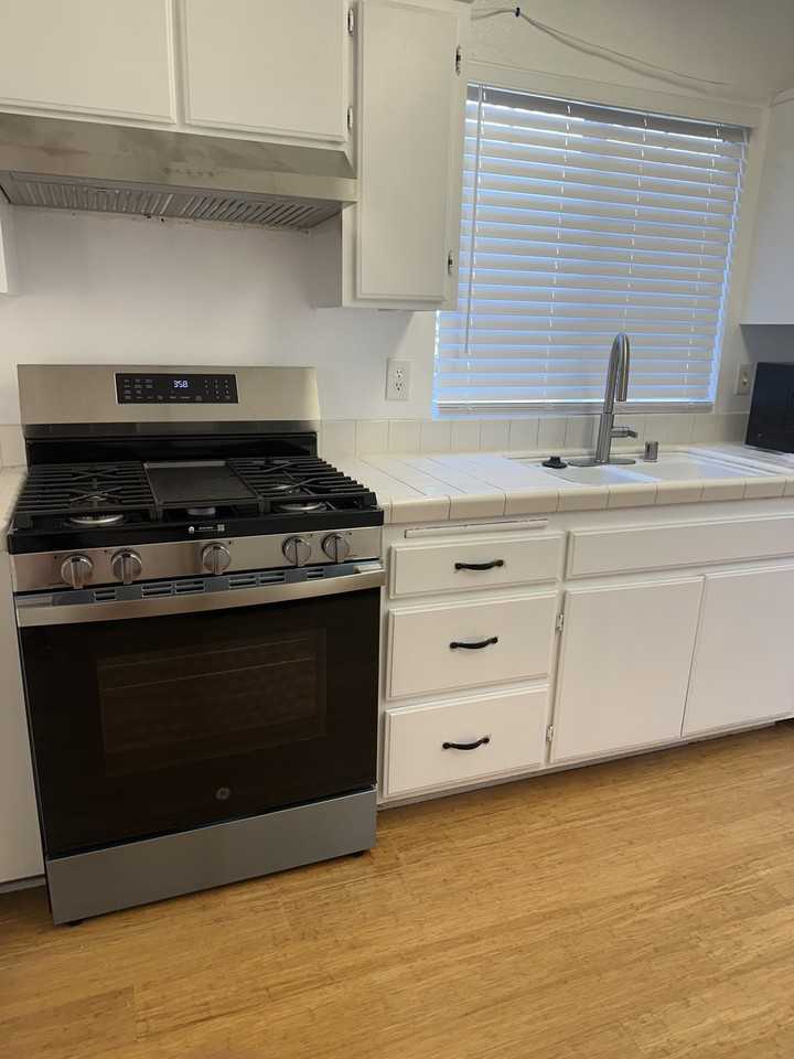 2303 Lexington Ave #NA - Photo 3 of 6