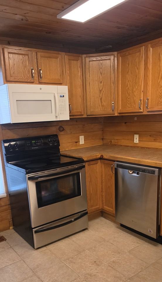 48 Park St - Photo 4 of 12