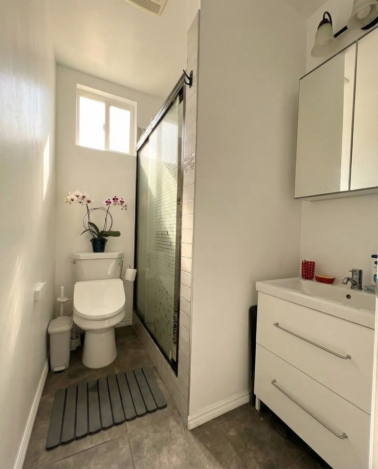 1114 W 57th St #NA - Photo 6 of 13
