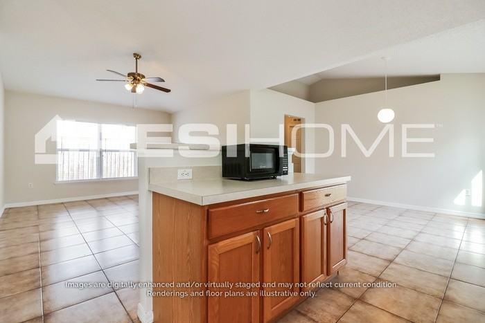 4392 Landover Blvd - Photo 4 of 23