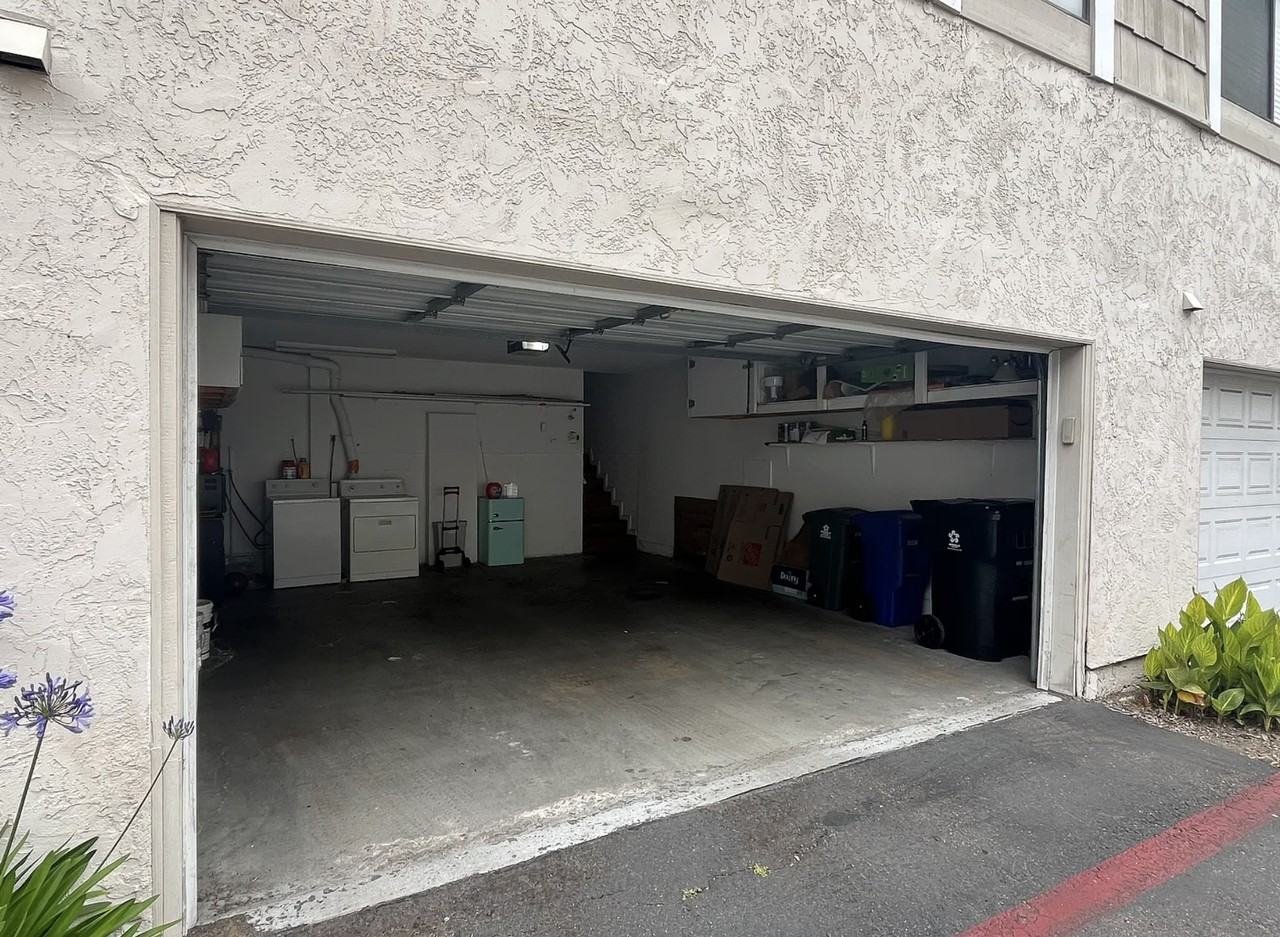 4058 Mahaila Ave #C - Photo 2 of 4