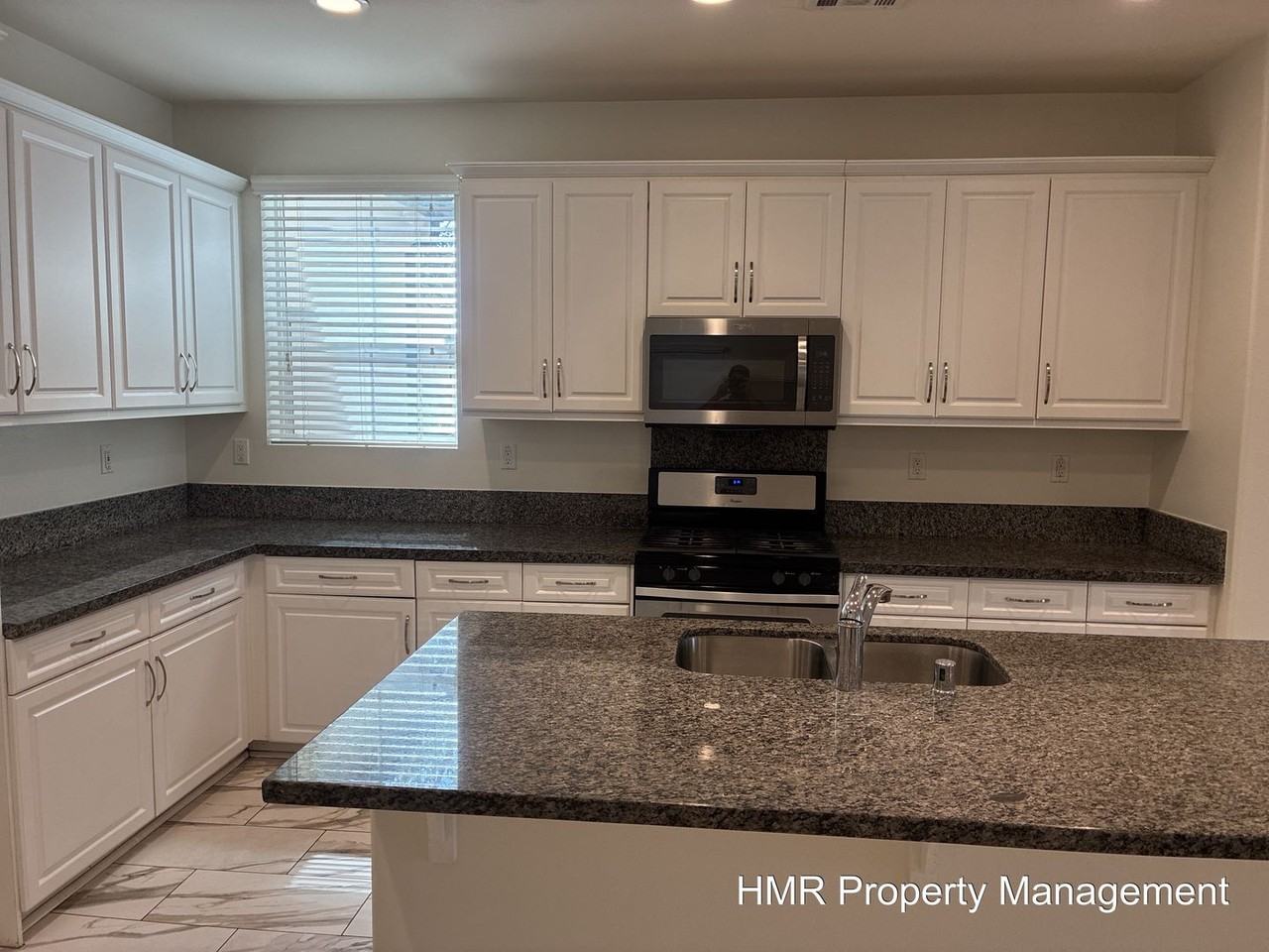 3129 E Mayacama Way - Photo 7 of 41