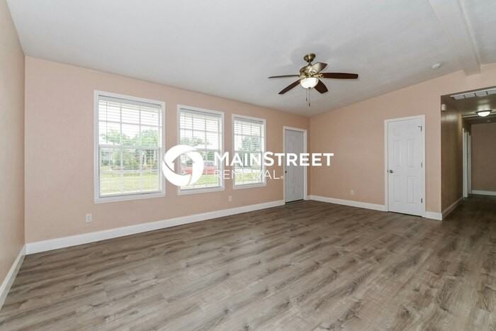 2203 Ne 15th Ter - Photo 2 of 16
