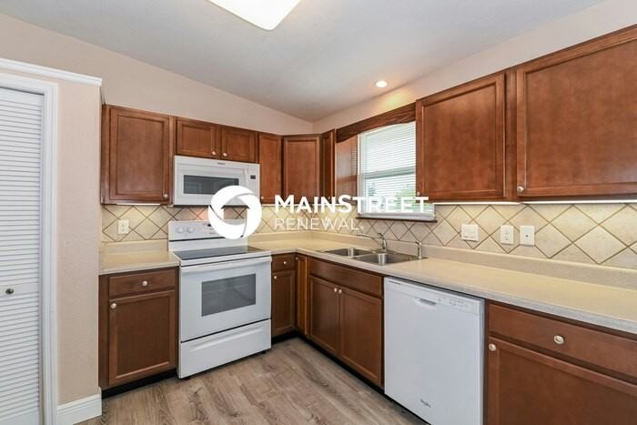 2203 Ne 15th Ter - Photo 7 of 16