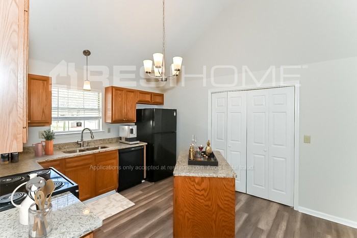6901 Brittany Ln - Photo 2 of 17