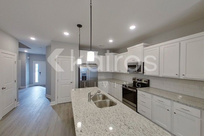 3705 Oak Leaf Way #E - Photo 7 of 25