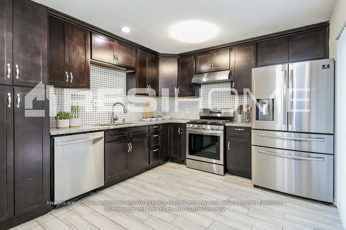 5358 Regal Oak Cir - Photo 4 of 21