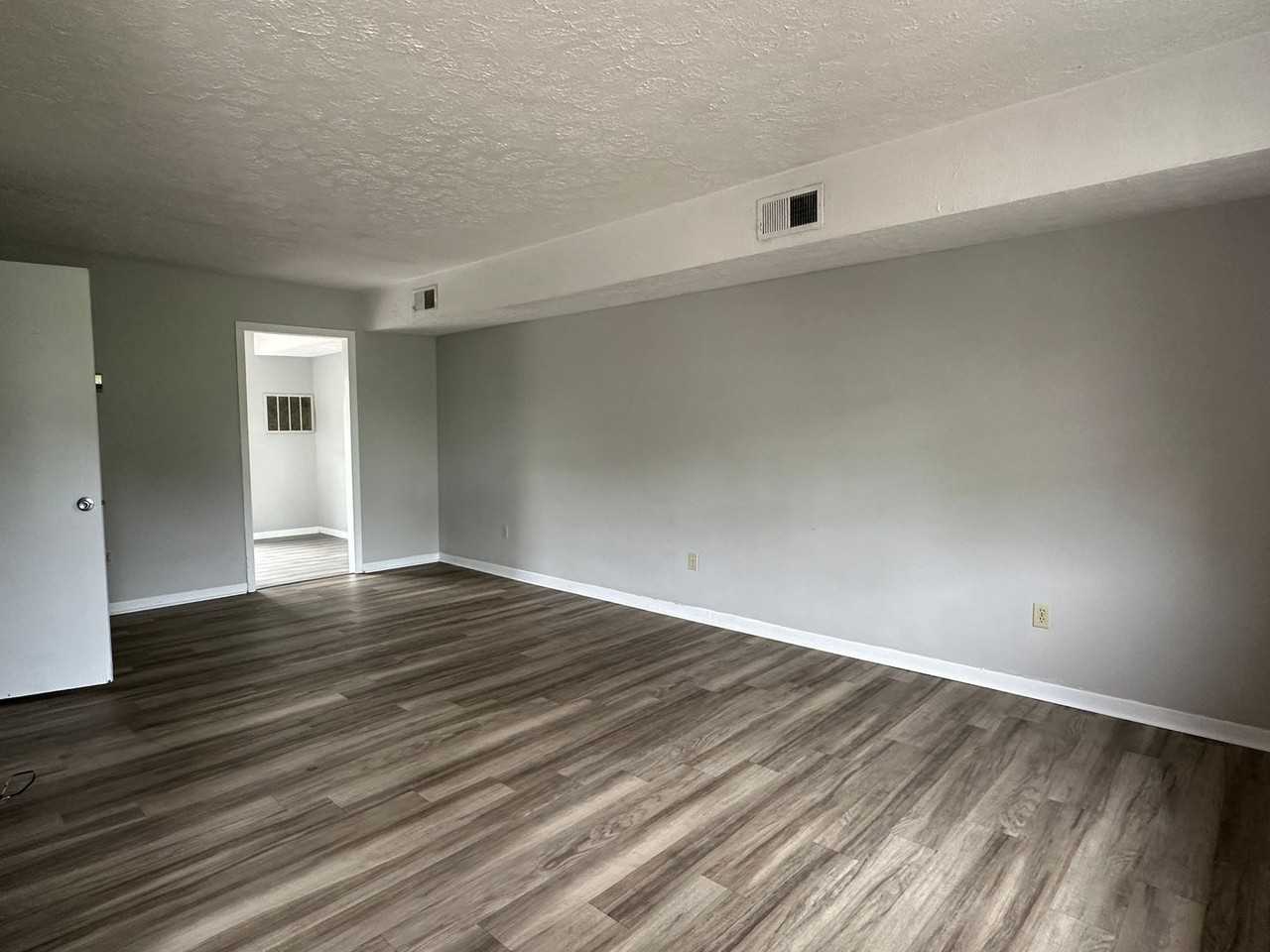 1041 Kendrick Creek Rd - Photo 2 of 15