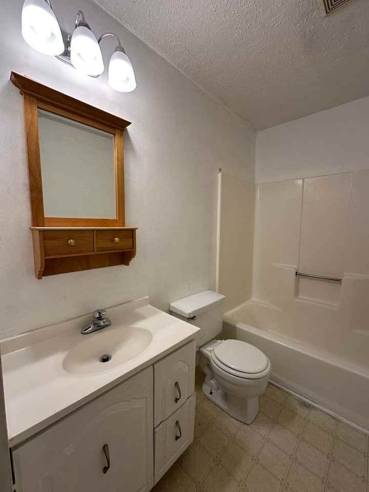 1041 Kendrick Creek Rd - Photo 7 of 15