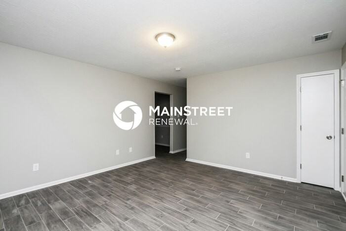 121 Crescent Place Ln - Photo 3 of 16