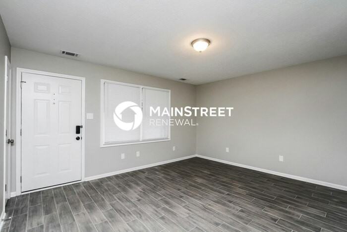 121 Crescent Place Ln - Photo 4 of 16