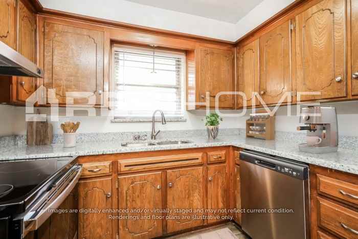 4404 Bonaparte Blvd - Photo 3 of 16