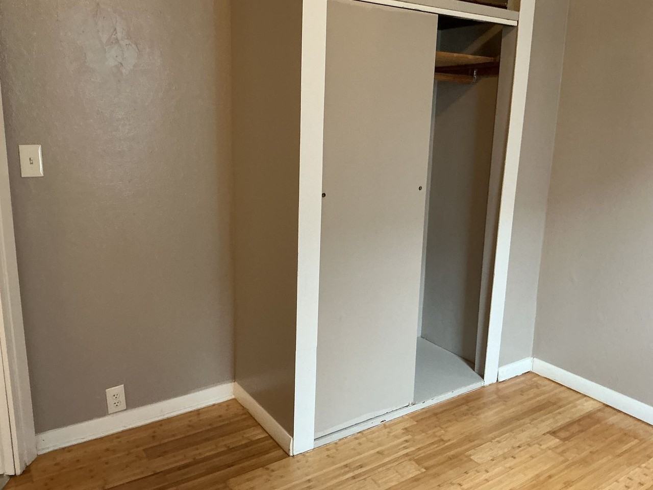 516 E Potter Ave - Photo 3 of 17