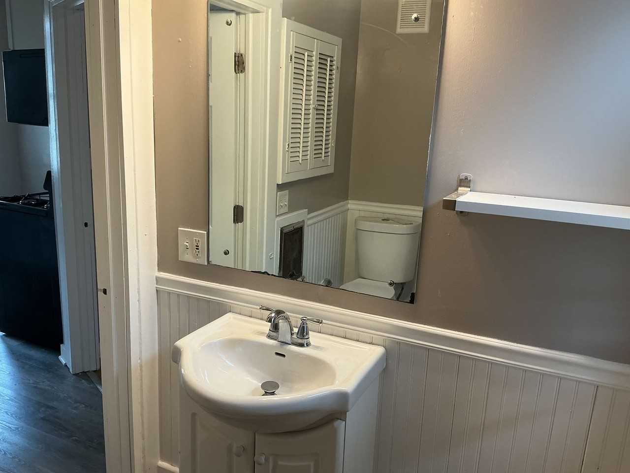 516 E Potter Ave - Photo 4 of 17