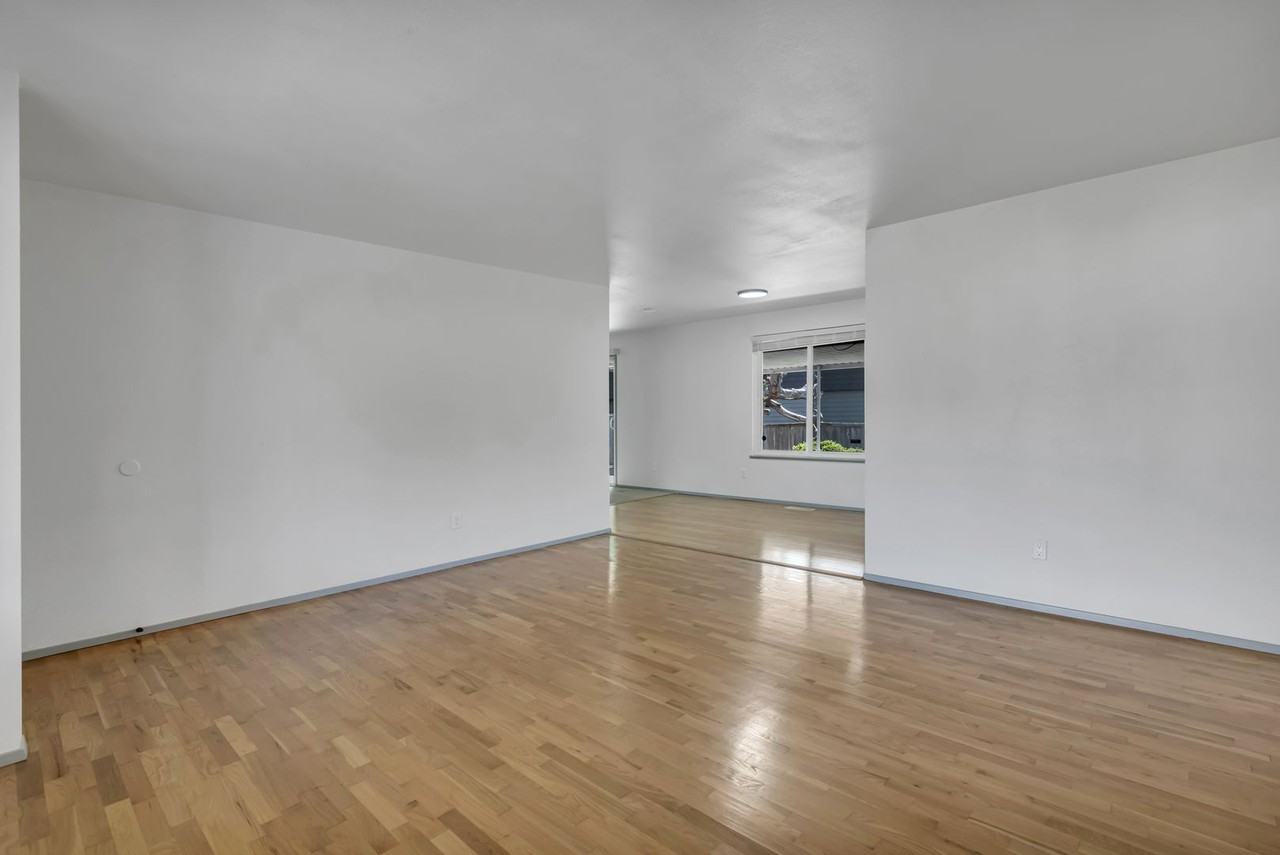 1003 Tacoma Ave Ne - Photo 6 of 31