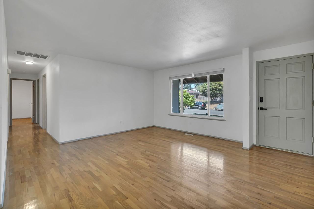 1003 Tacoma Ave Ne - Photo 7 of 31