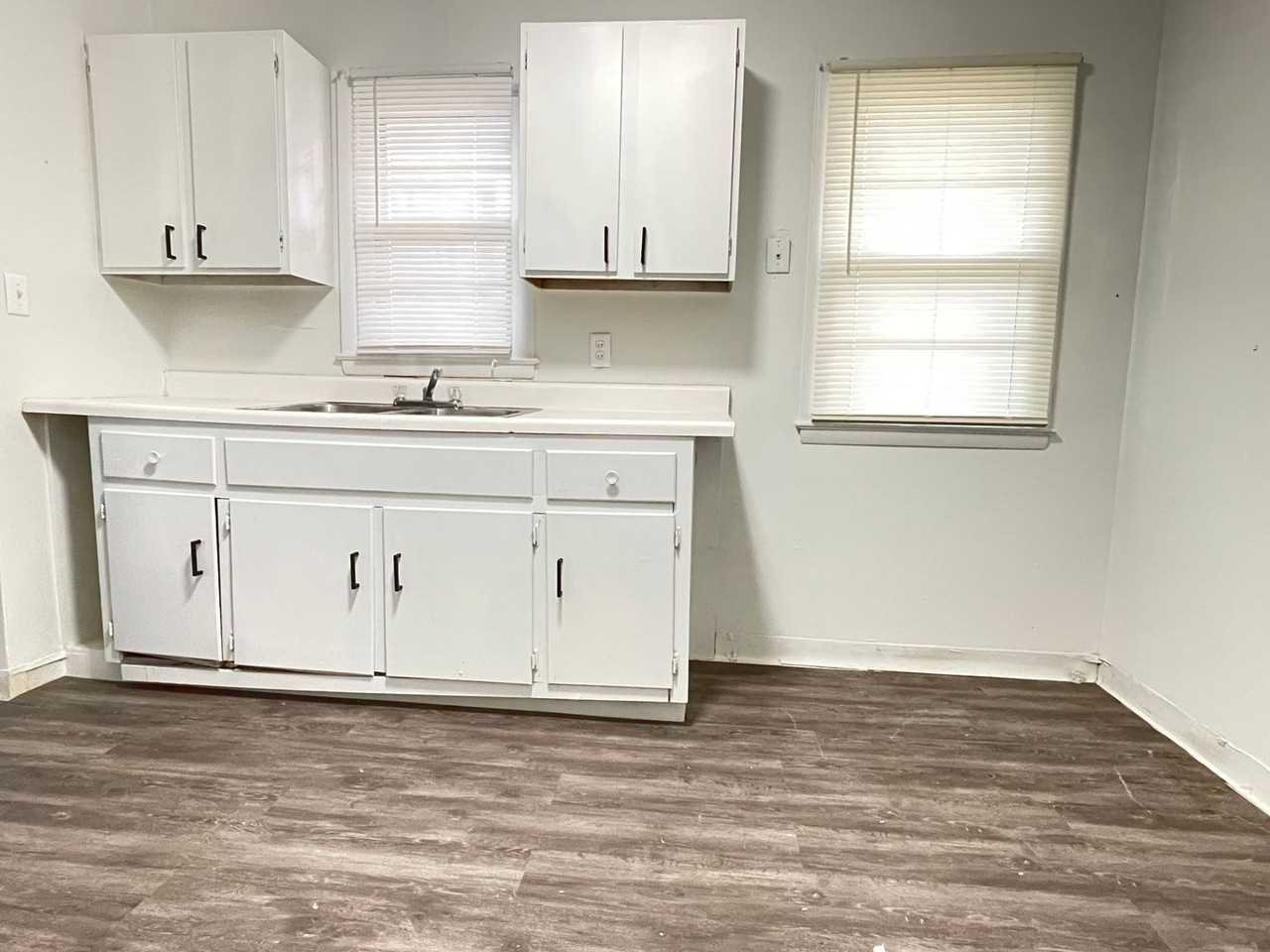 3826 N 36th St - Photo 5 of 20