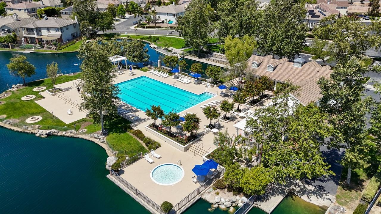 10 Clearwater Cv - Photo 6 of 50