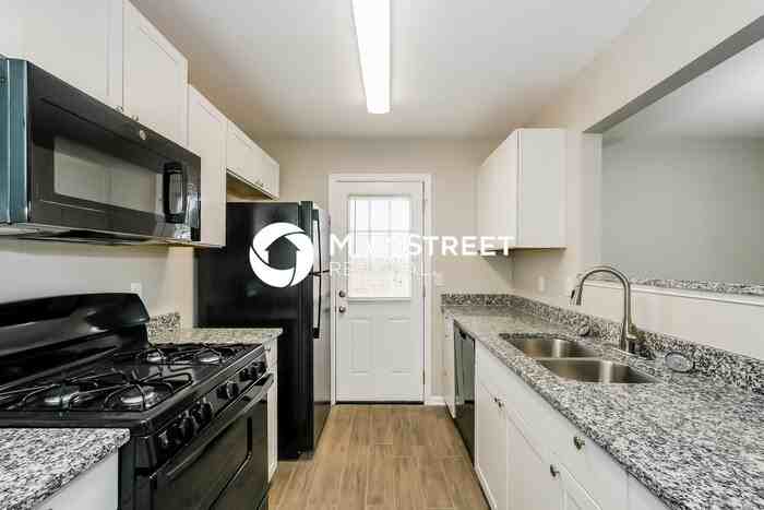 838 Tramore Dr - Photo 5 of 16