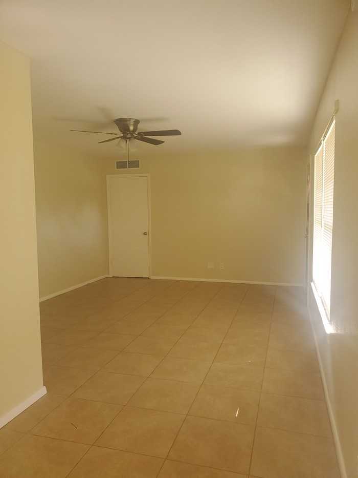 2417 N Parkwood Dr - Photo 3 of 16