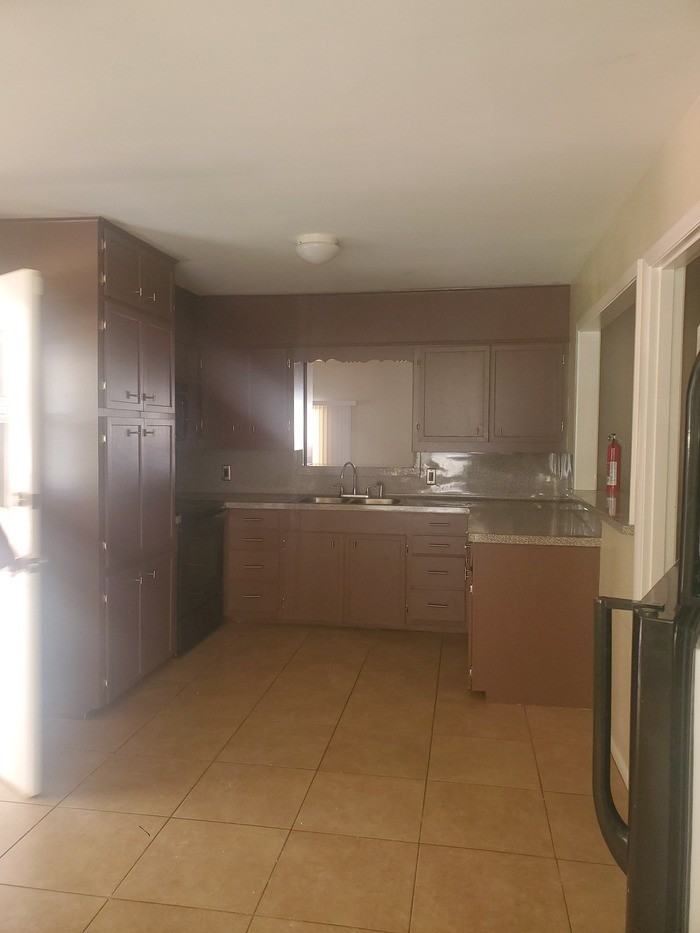 2417 N Parkwood Dr - Photo 4 of 16