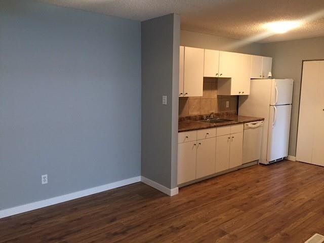 2703 - 2703 79 Street Northwest - Photo 5 of 9
