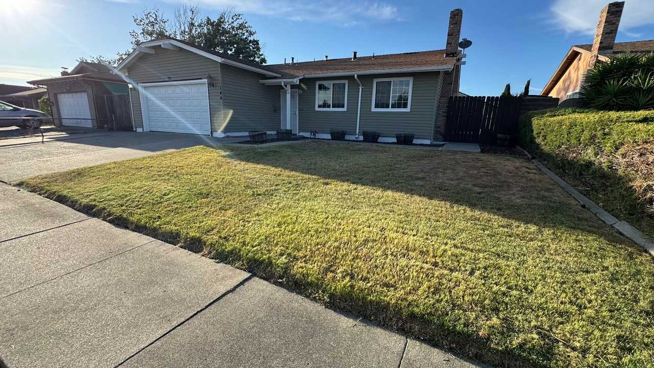 144 Brophy St - Photo 2 of 25