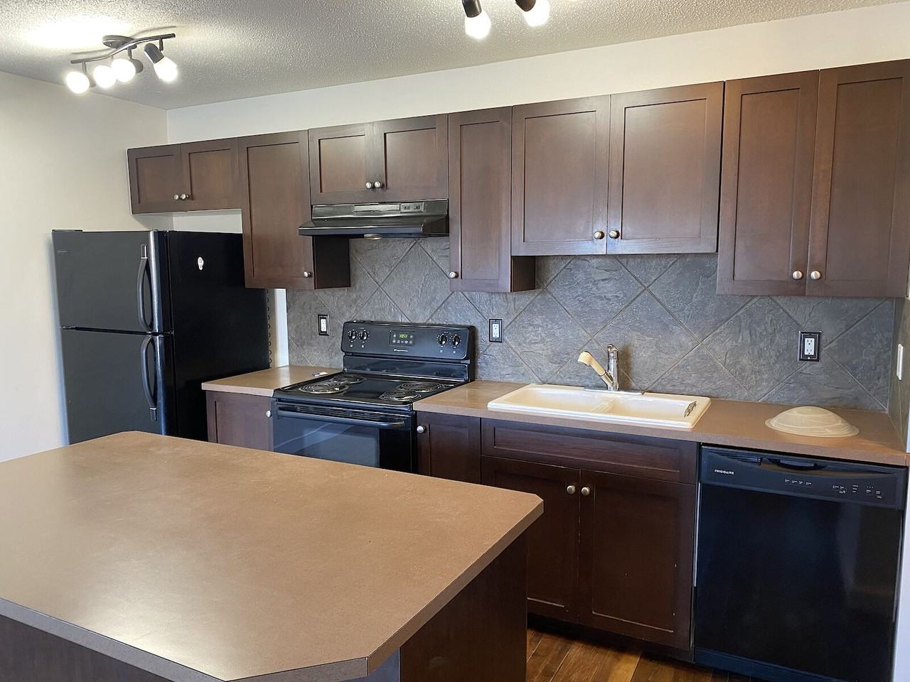 4127 Bow Trail Sw - Photo 6 of 50