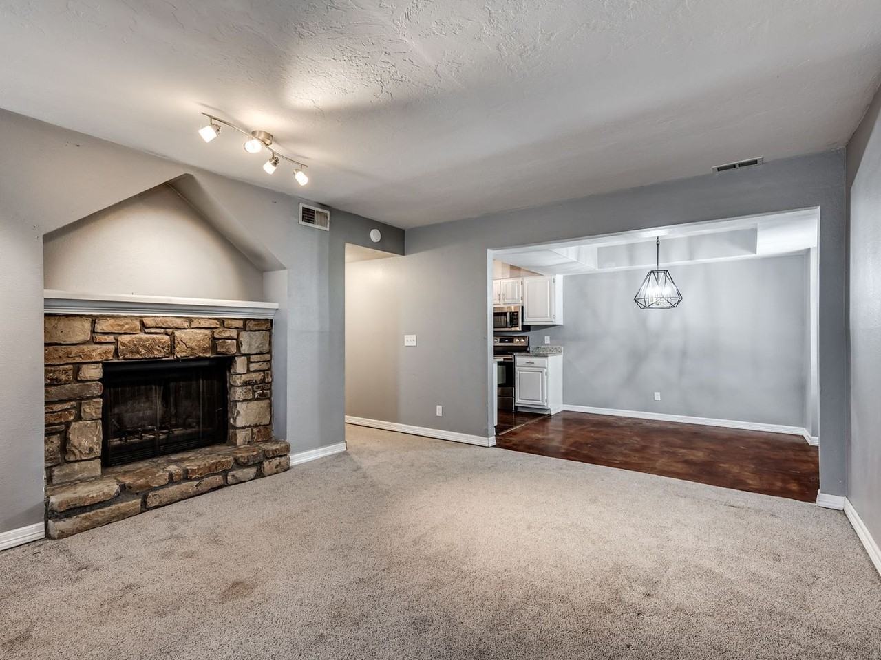 14431 N Pennsylvania Ave #D - Photo 7 of 37