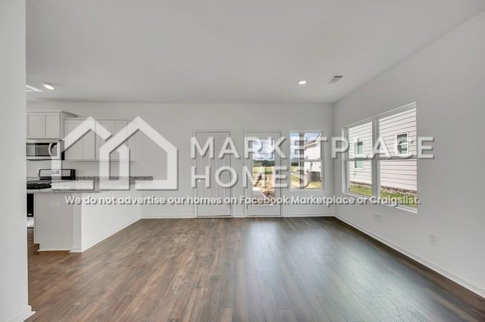 5030 Pike Loop - Photo 5 of 28