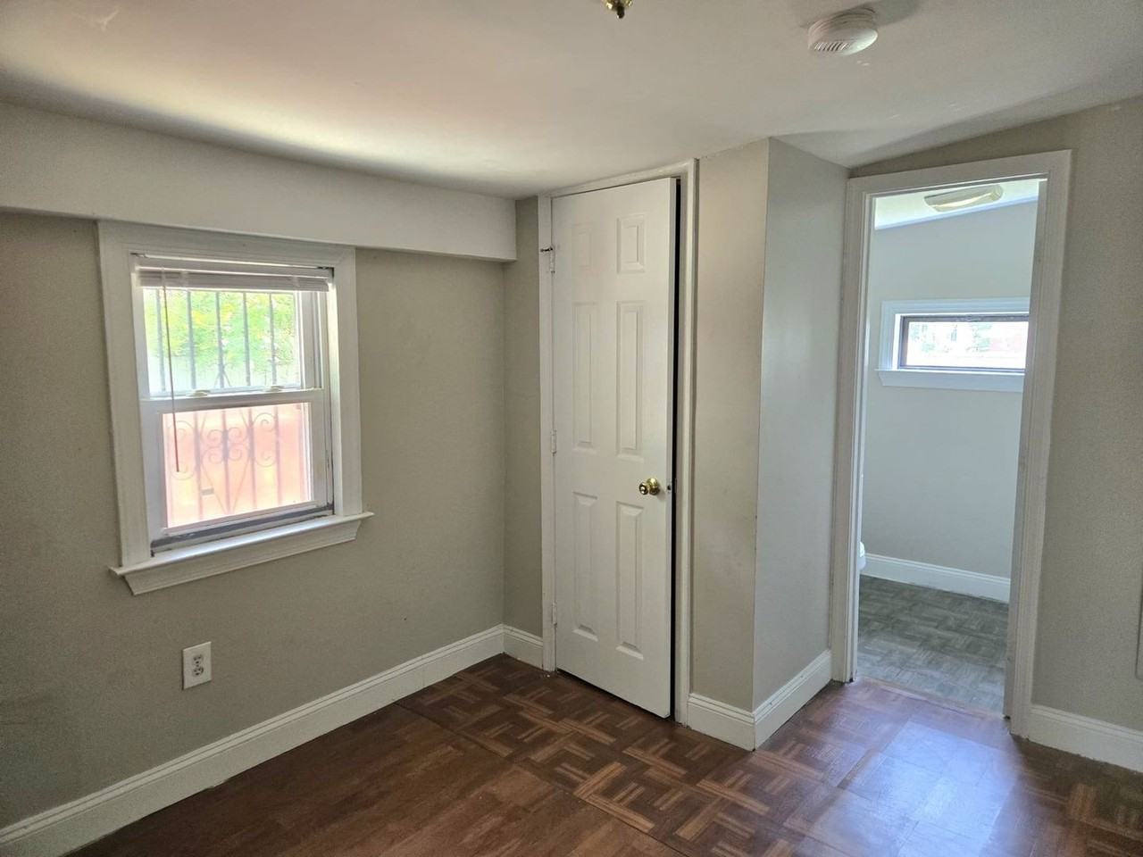 805 Eastern Ave - Photo 3 of 10