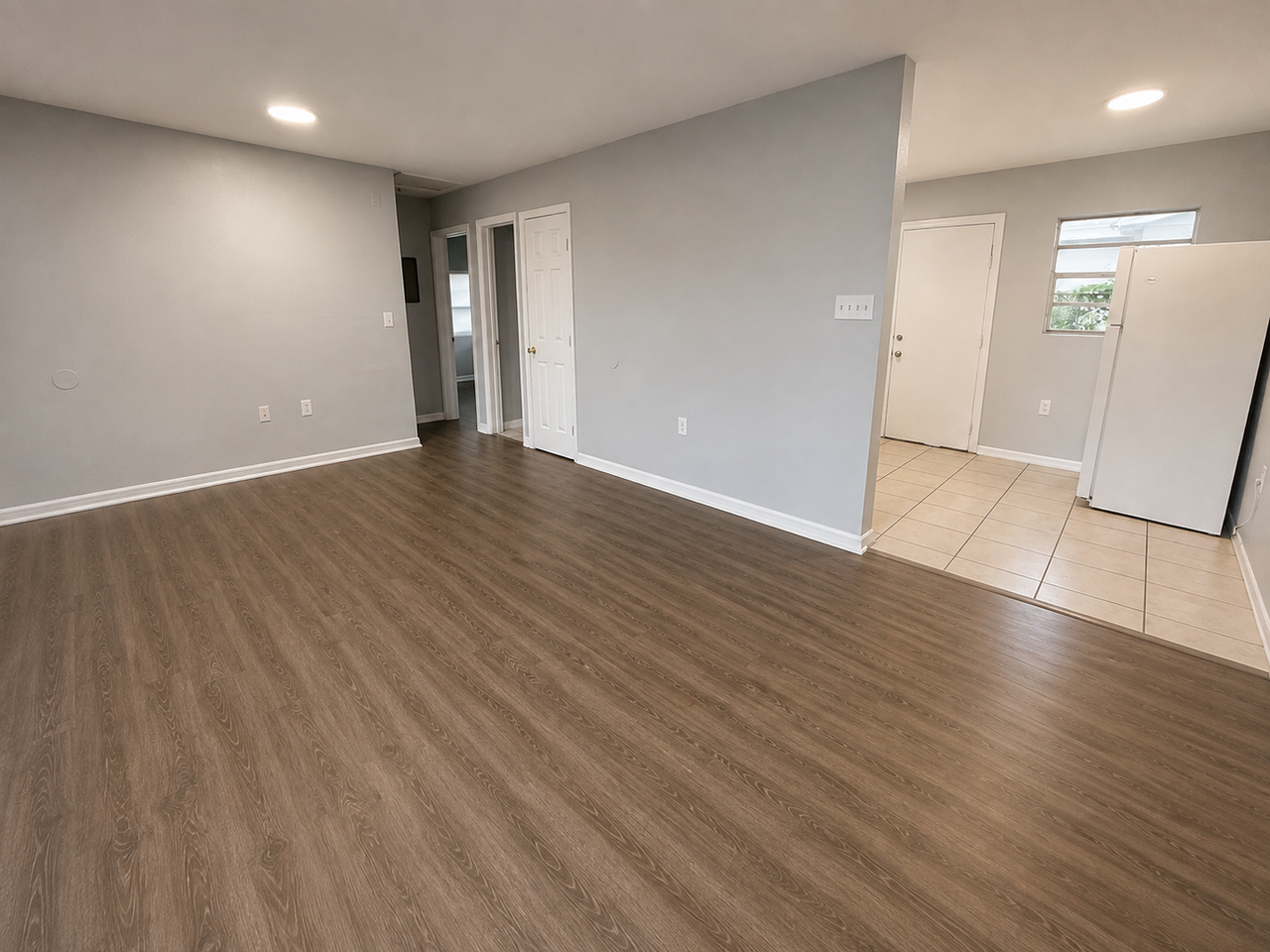 606 S Gordon St #B - Photo 3 of 8