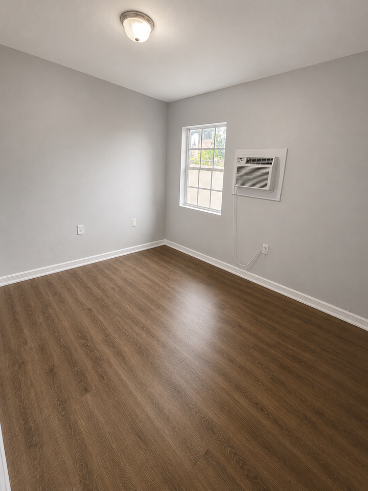 606 S Gordon St #B - Photo 7 of 8