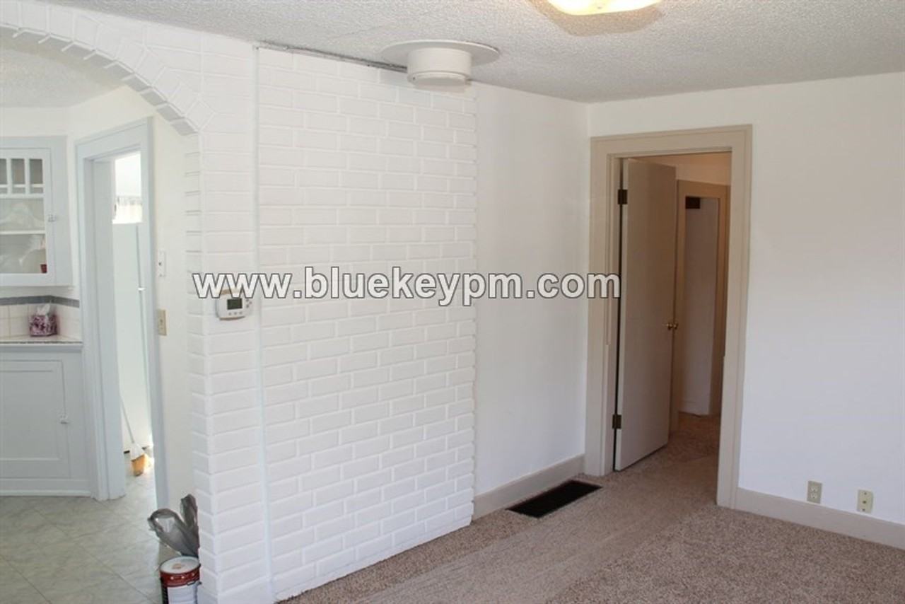 10911 Se Myrtle St - Photo 5 of 15