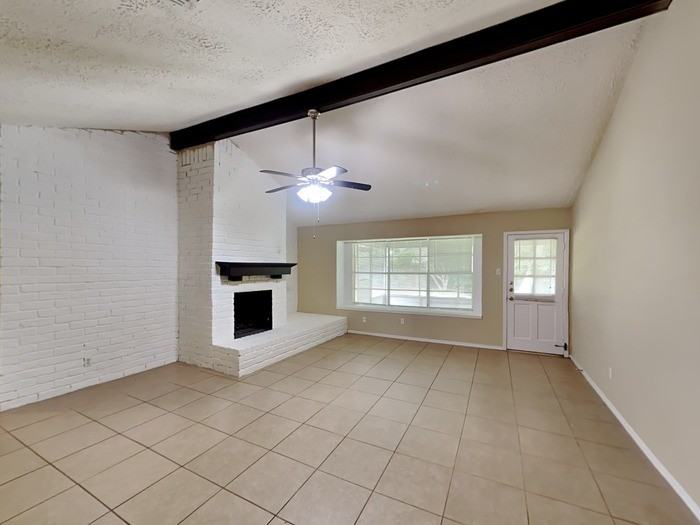 16627 Blackhawk Blvd - Photo 4 of 23