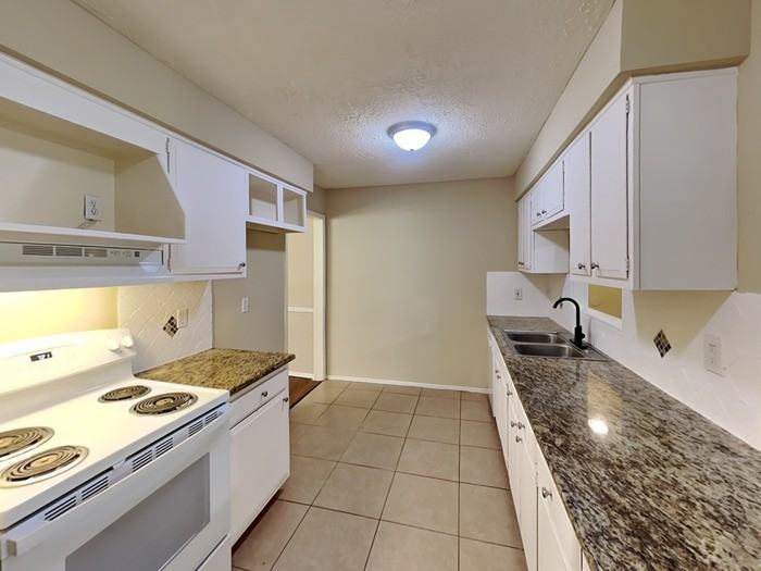 16627 Blackhawk Blvd - Photo 6 of 23