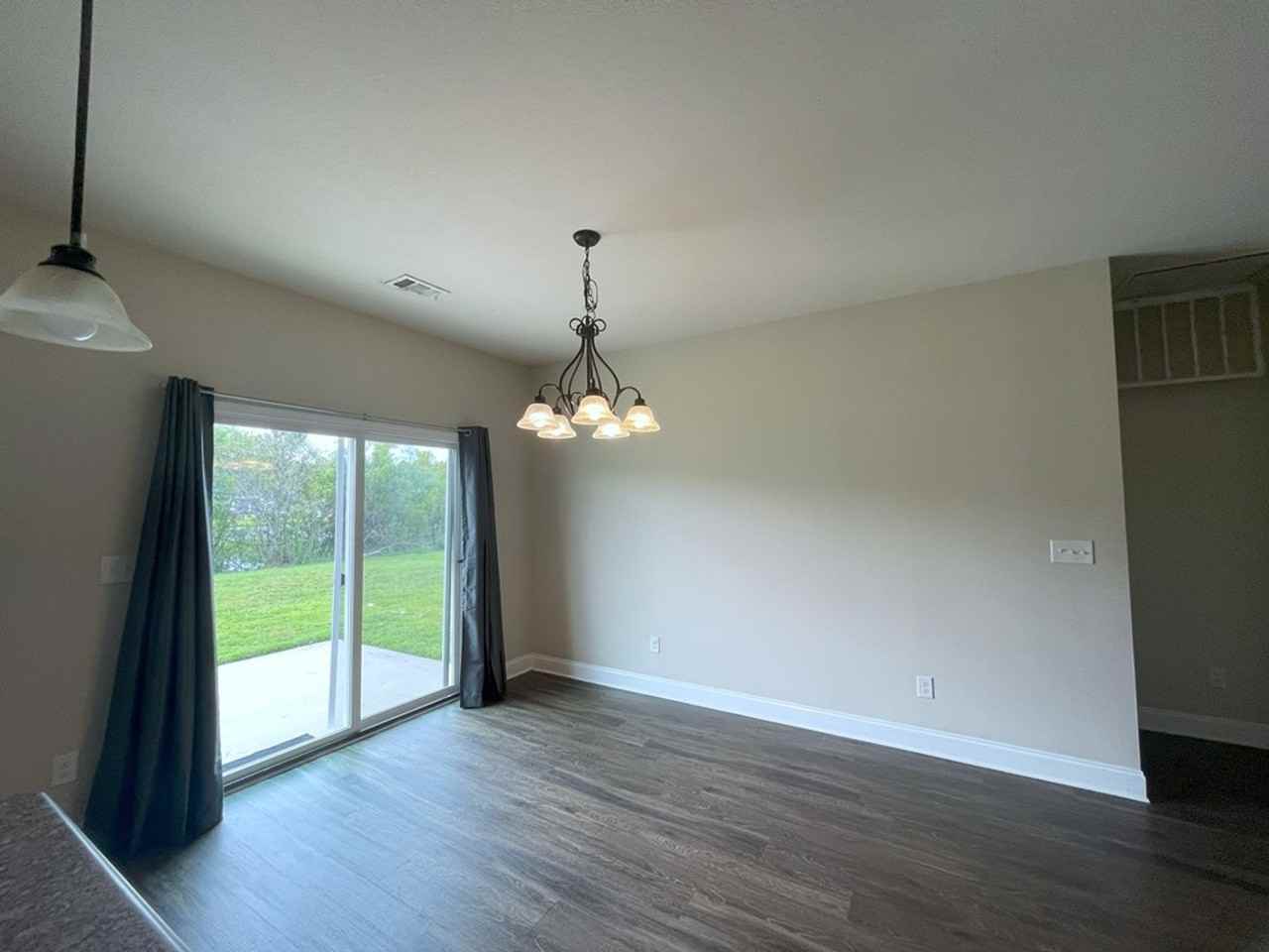 111 Willow Dr - Photo 6 of 8