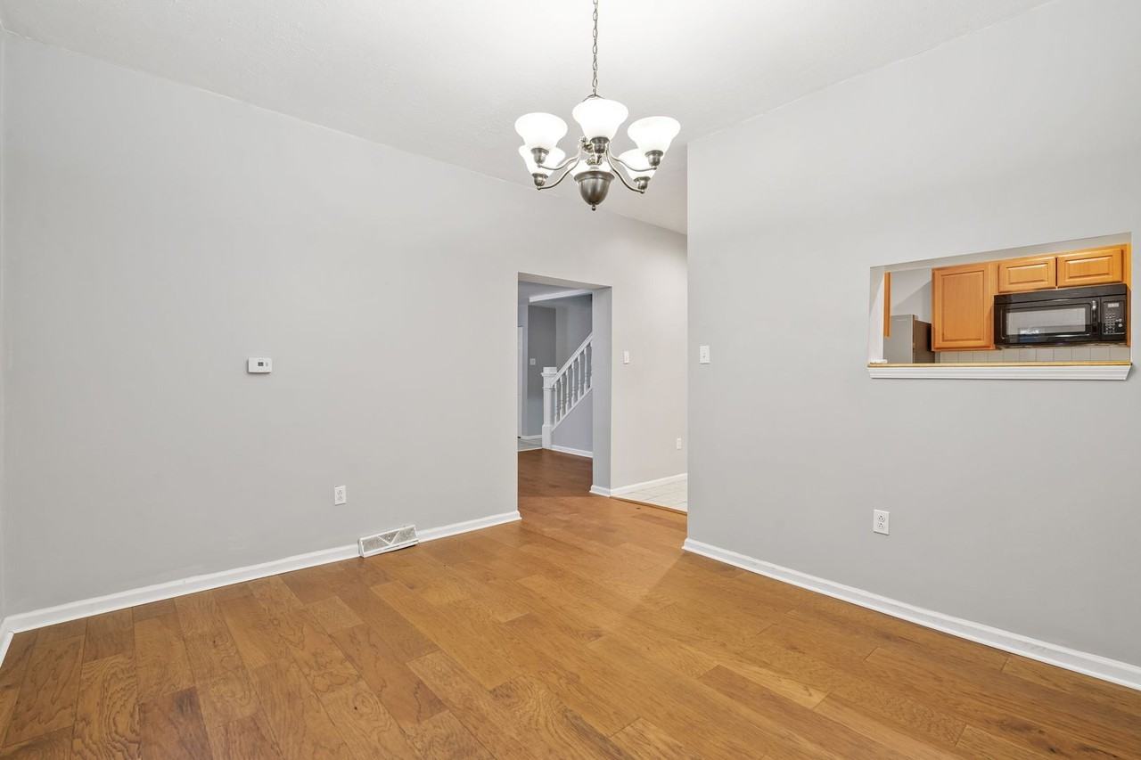 410 Lorenz Ave - Photo 4 of 31