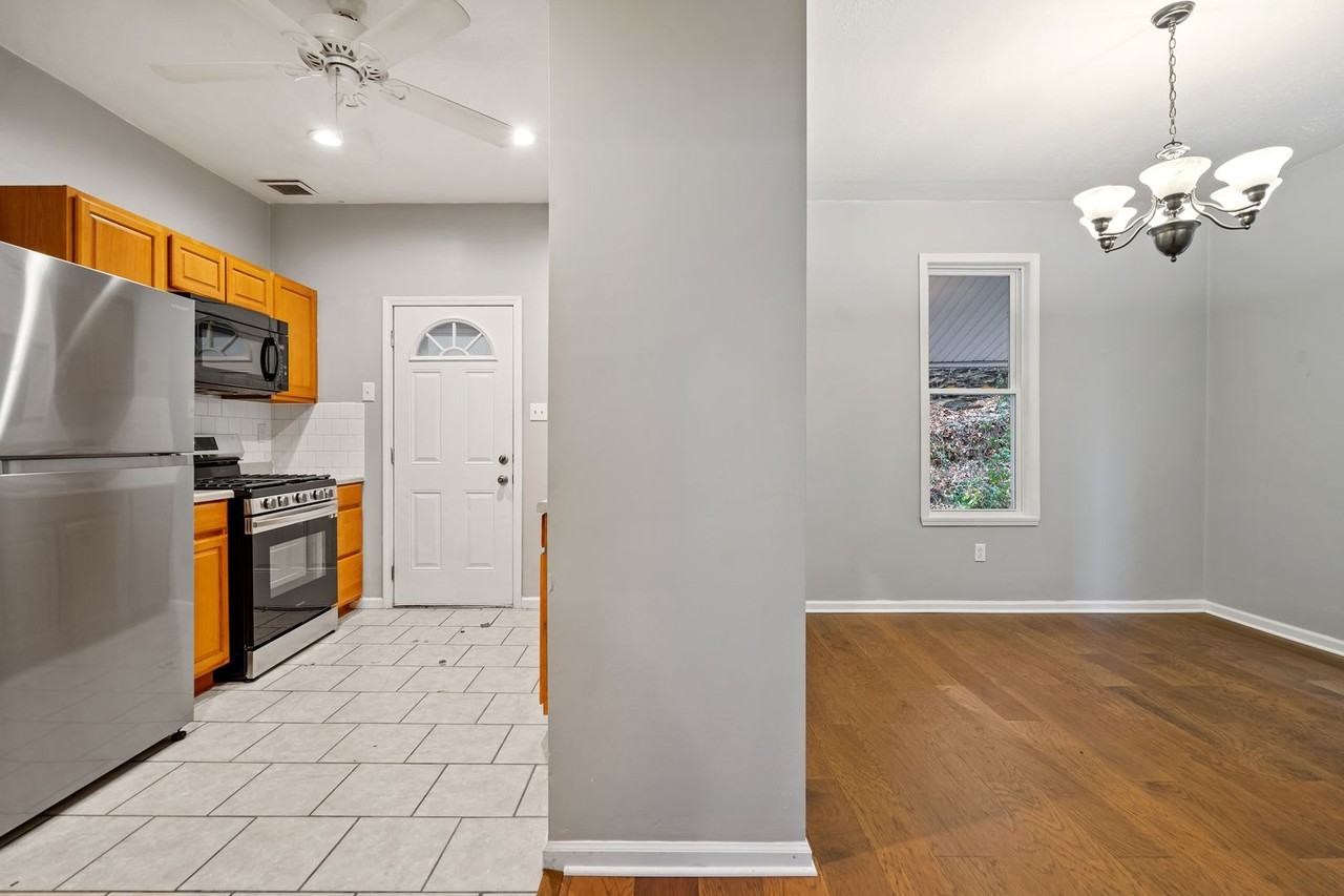 410 Lorenz Ave - Photo 5 of 31