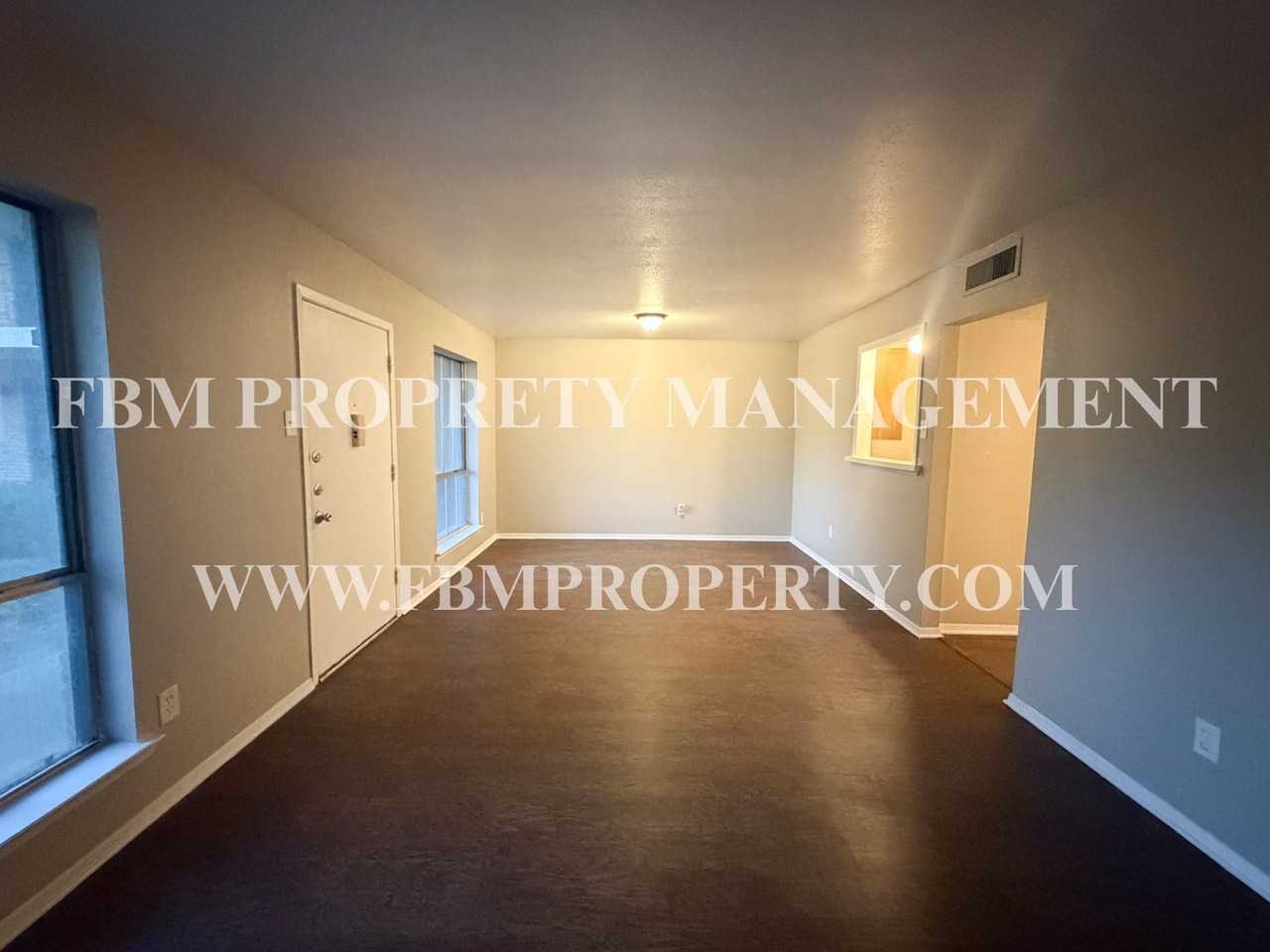510 W Marvin Ave #112 - Photo 3 of 15