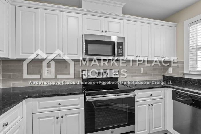 2205 Perrins Ln - Photo 7 of 27