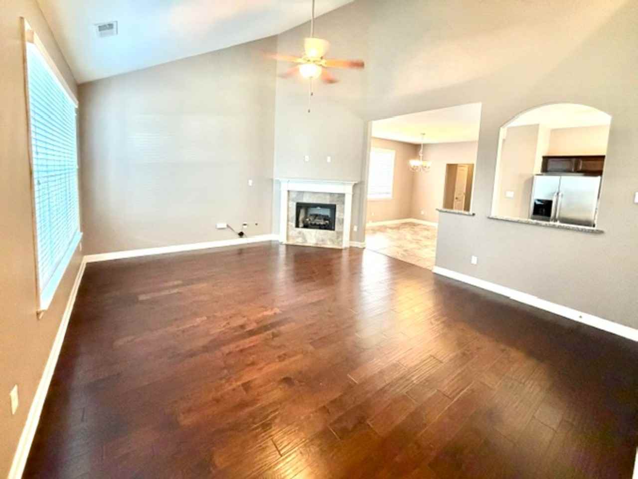 7558 Glenlaurel Way - Photo 3 of 10