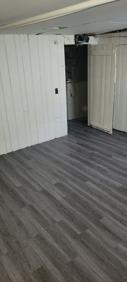 2152 Fanshawe St - Photo 3 of 13